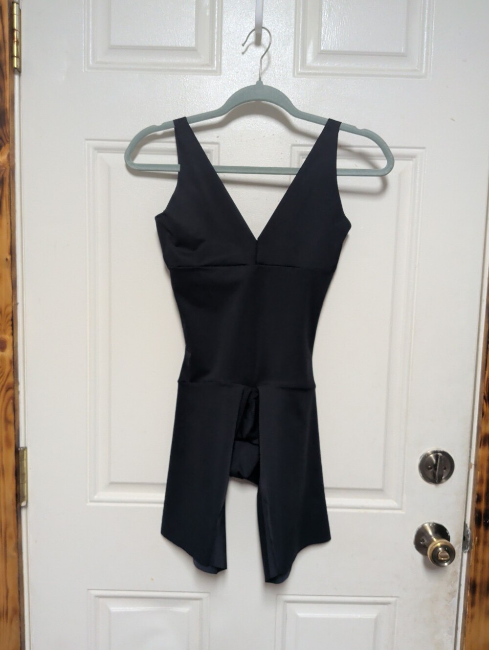 Leonisa Women Body Shaper Small Black Firm Control Mid Thigh Open Burst Comfort